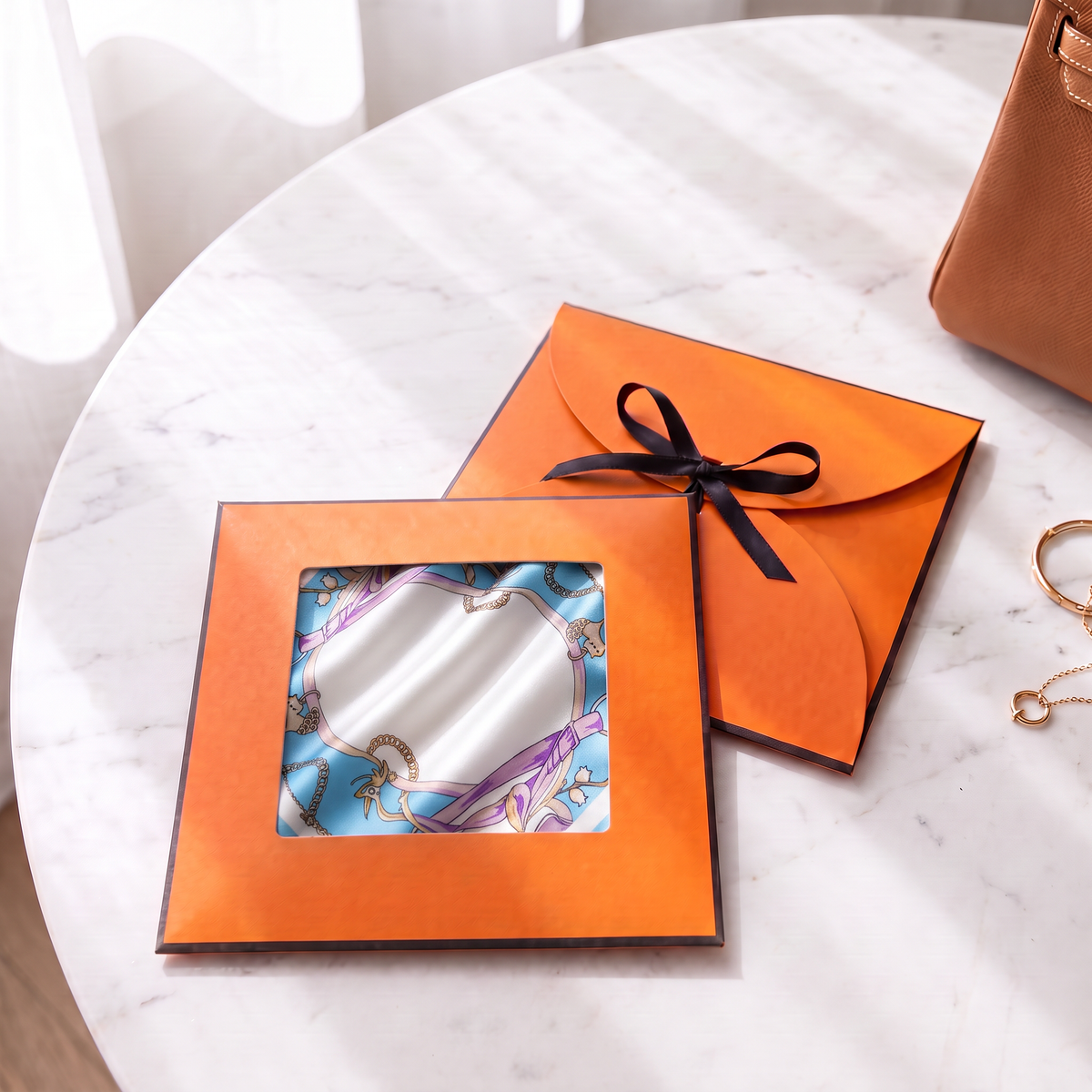 Gift packaging presented in its gift box