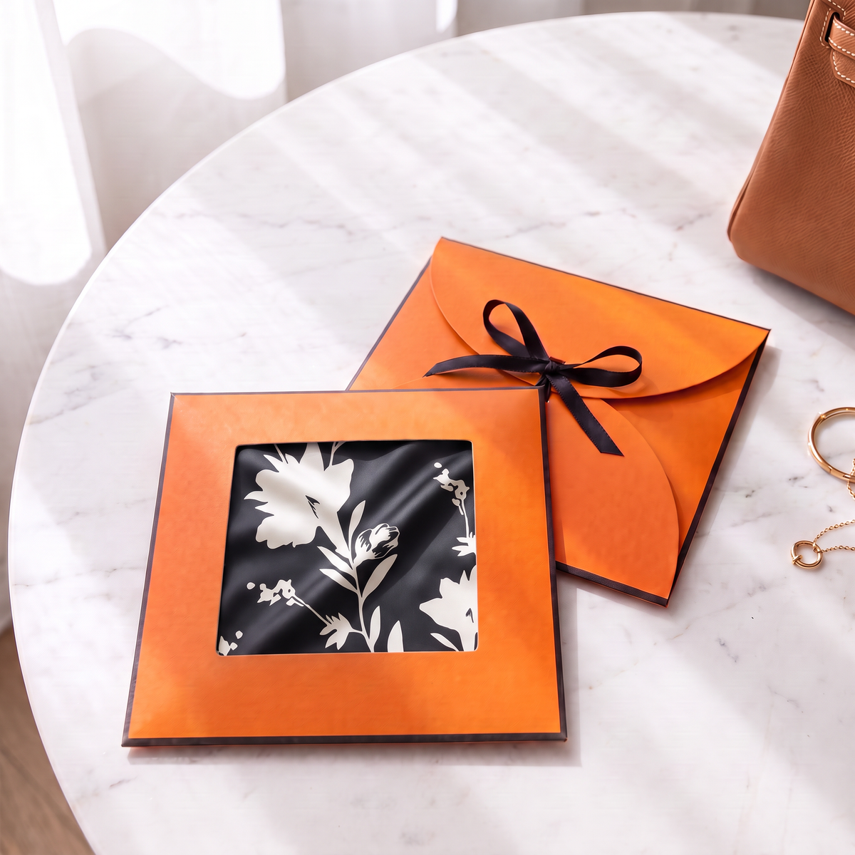 Gift packaging presented in its gift box