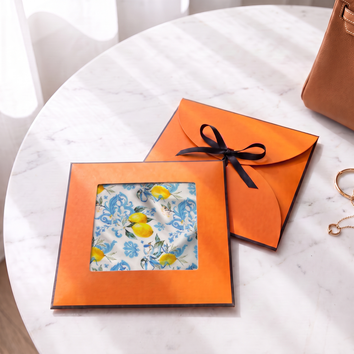 Gift packaging presented in its gift box