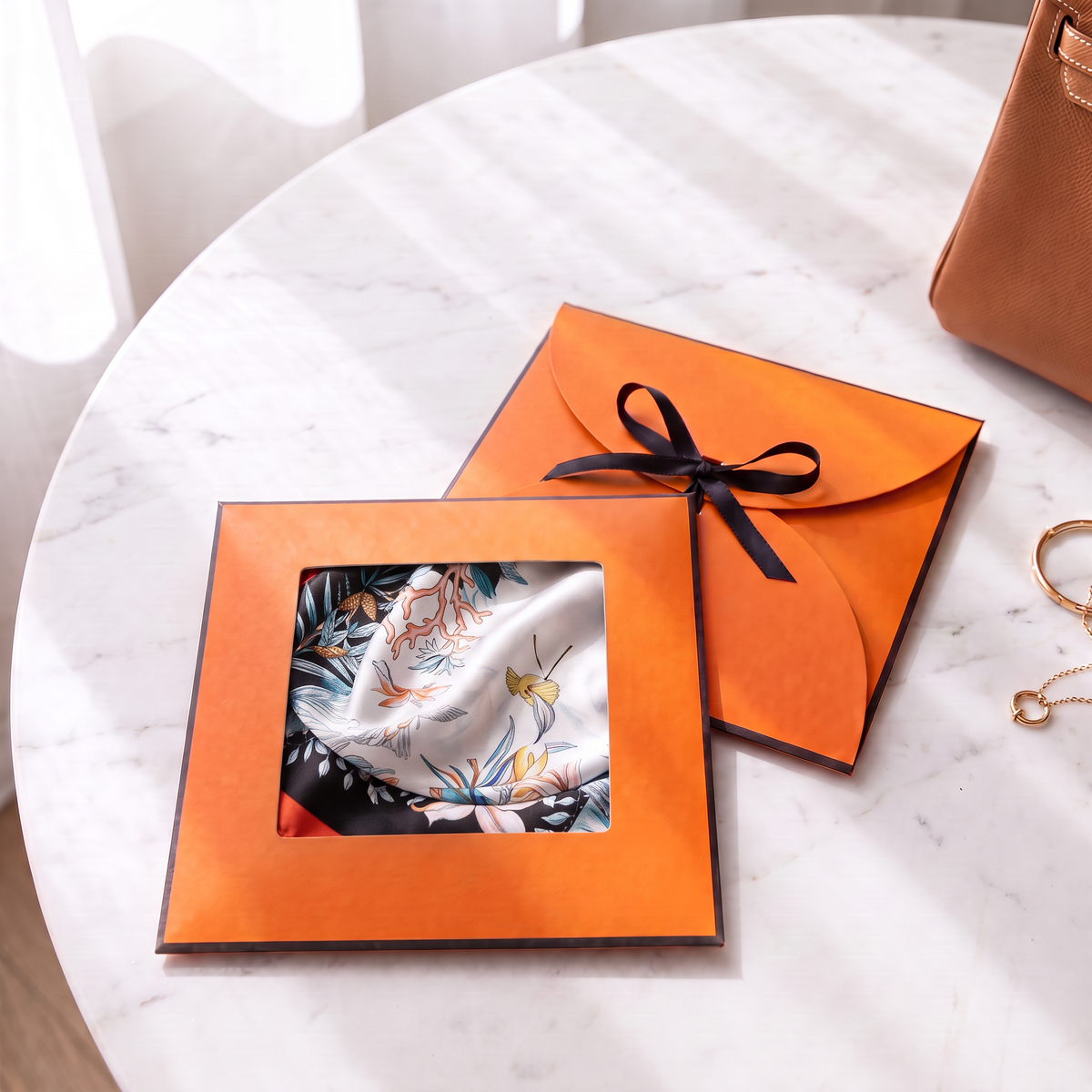 Gift packaging presented in its gift box