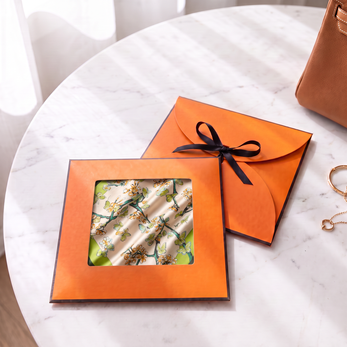 Gift packaging presented in its gift box