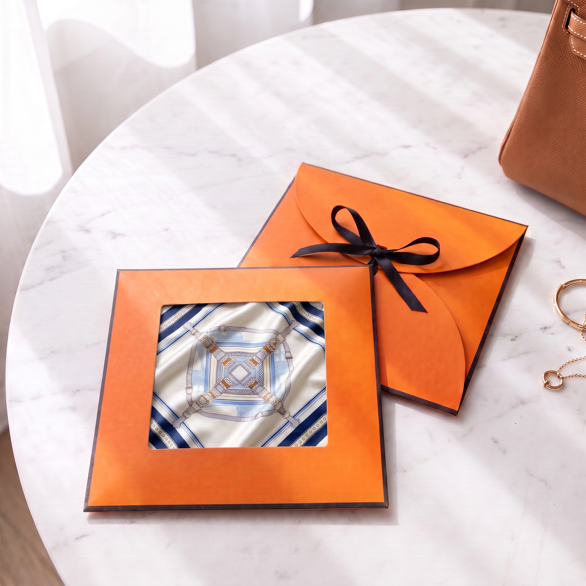 Gift packaging presented in its gift box