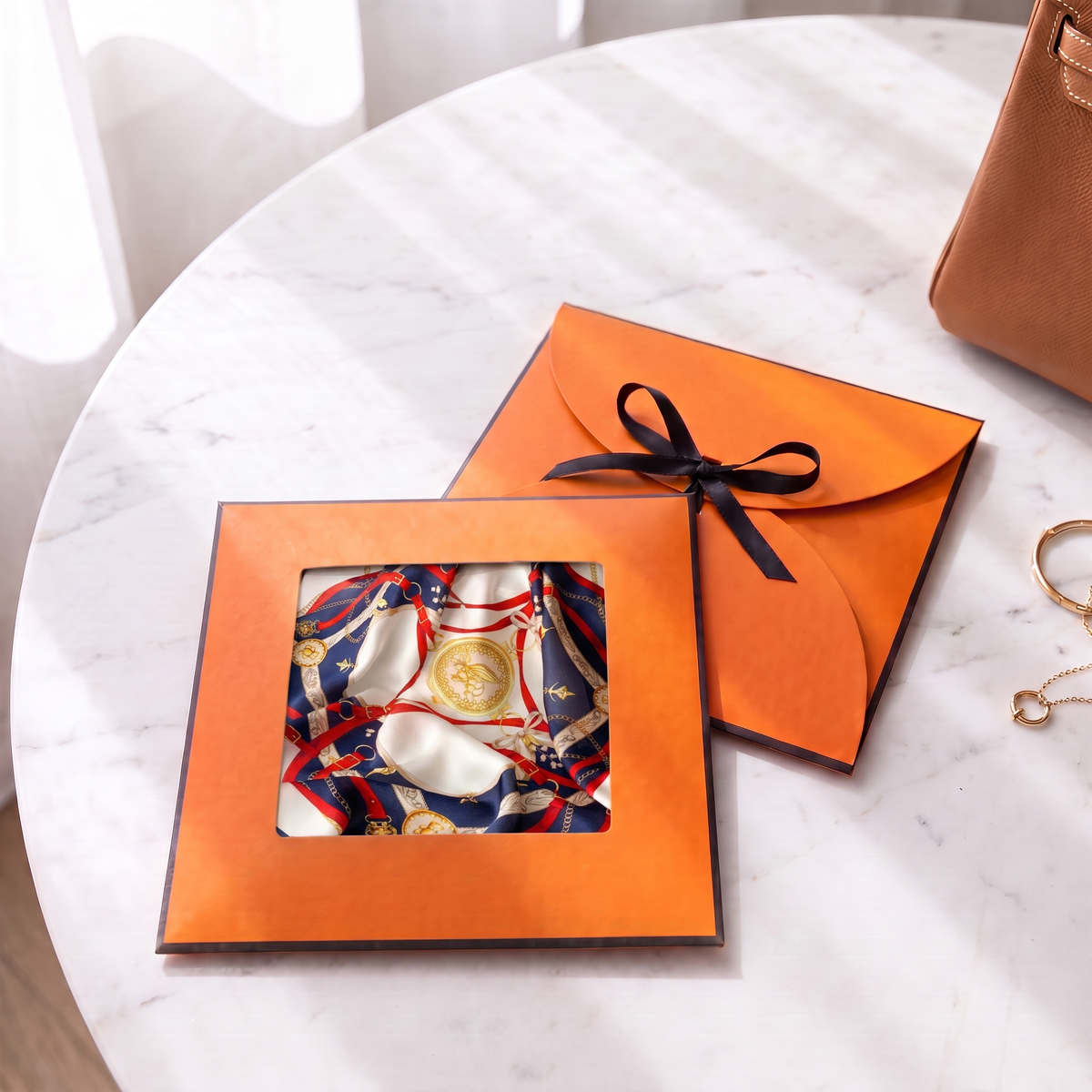 Gift packaging presented in its gift box
