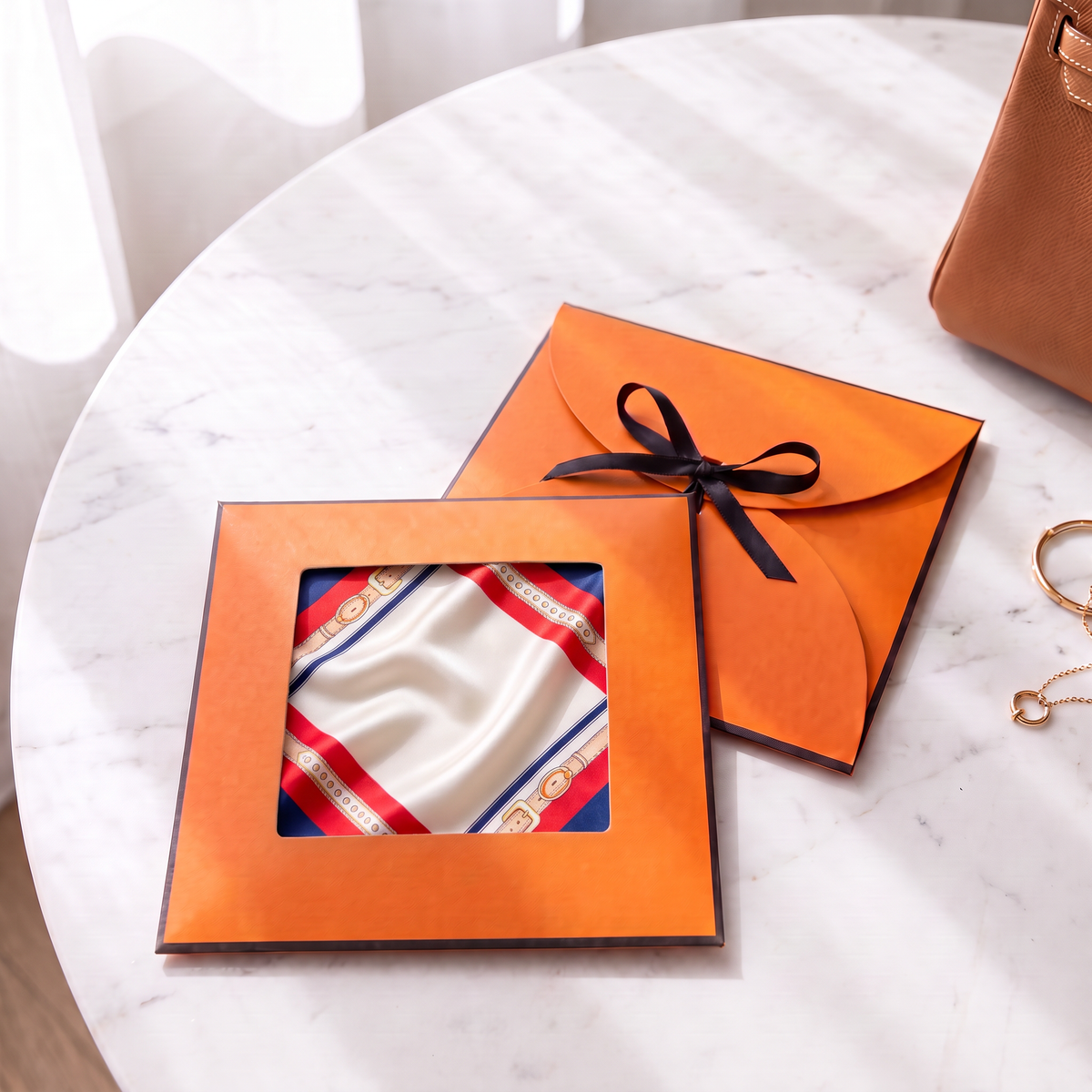 Gift packaging presented in its gift box