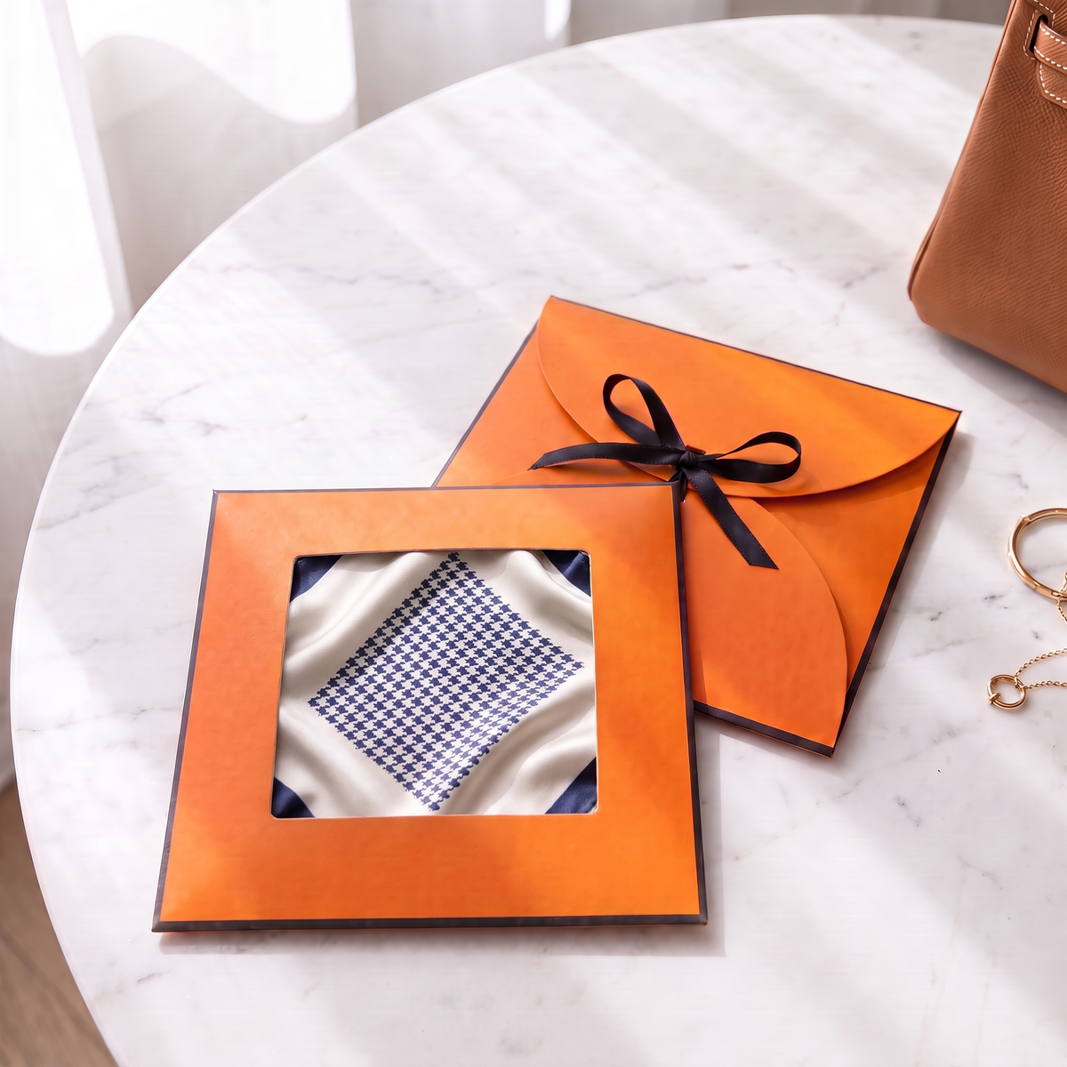 Gift packaging presented in its gift box