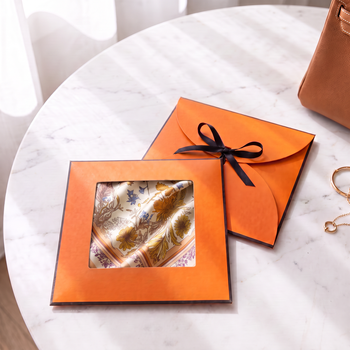 Gift packaging presented in its gift box
