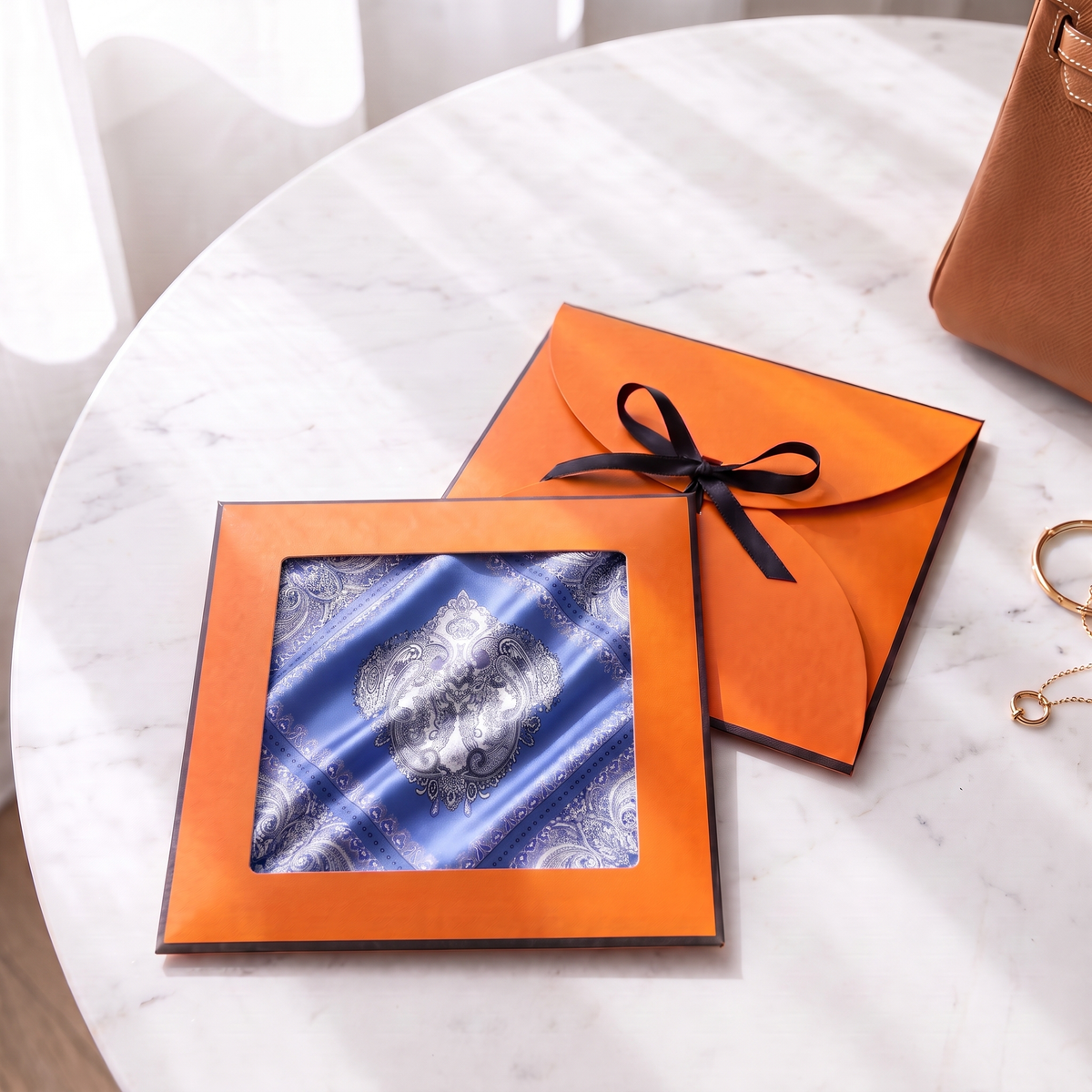 Gift packaging presented in its gift box