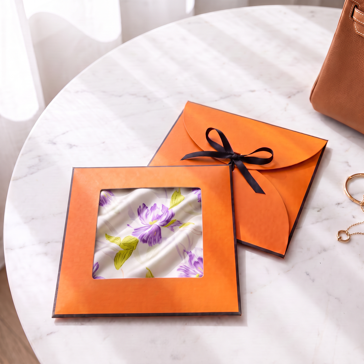 Gift packaging presented in its gift box