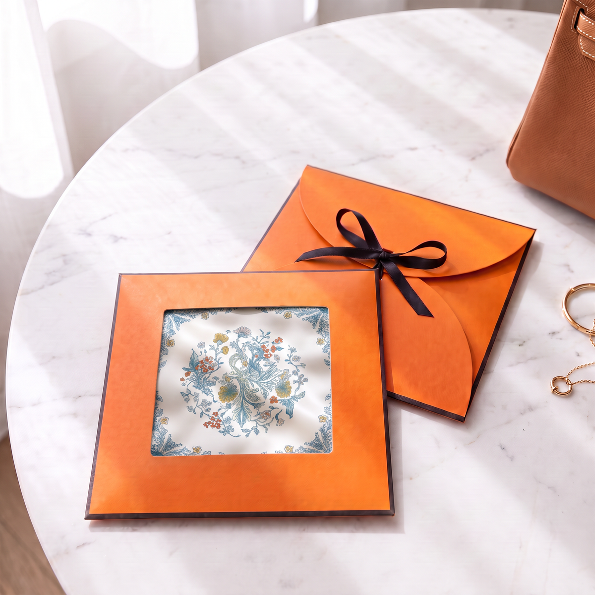 Gift packaging presented in its gift box