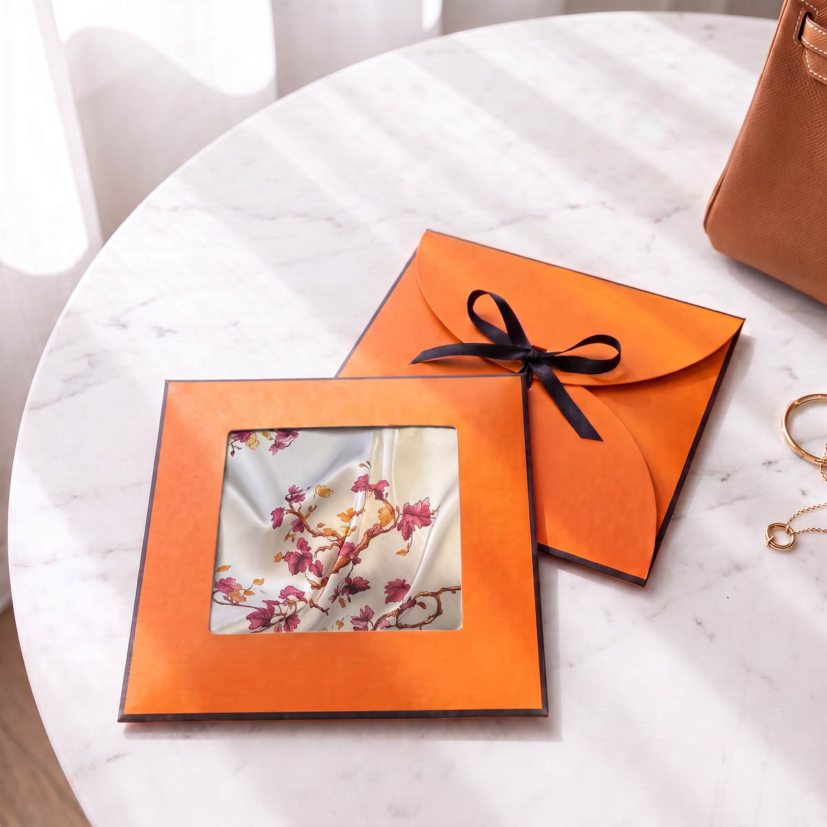 Gift packaging presented in its gift box