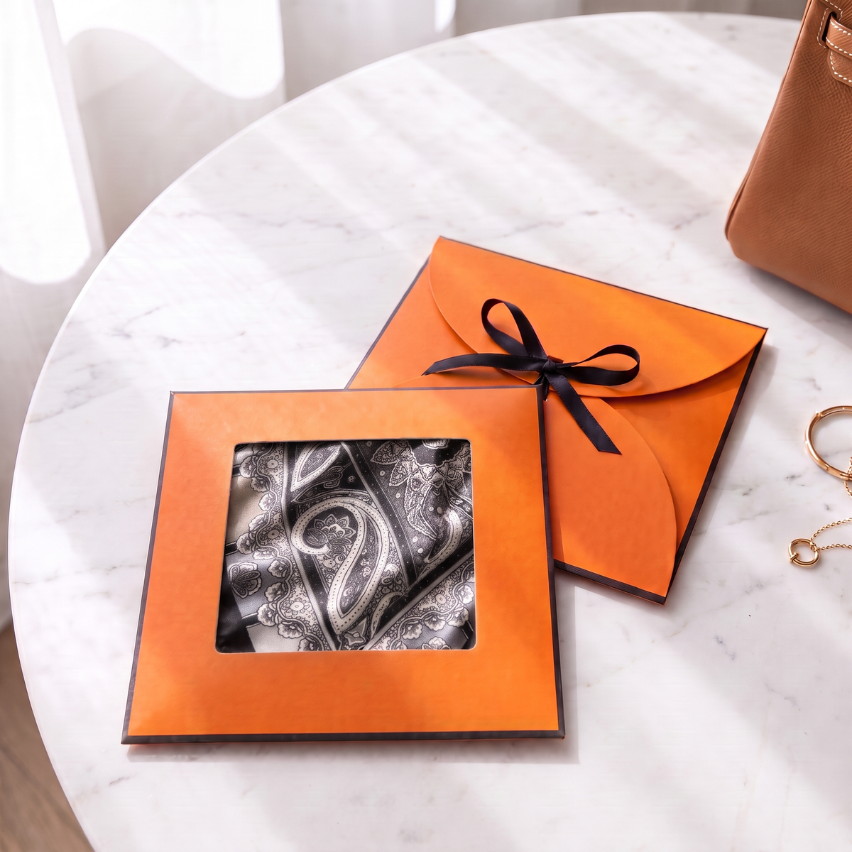 Gift packaging presented in its gift box