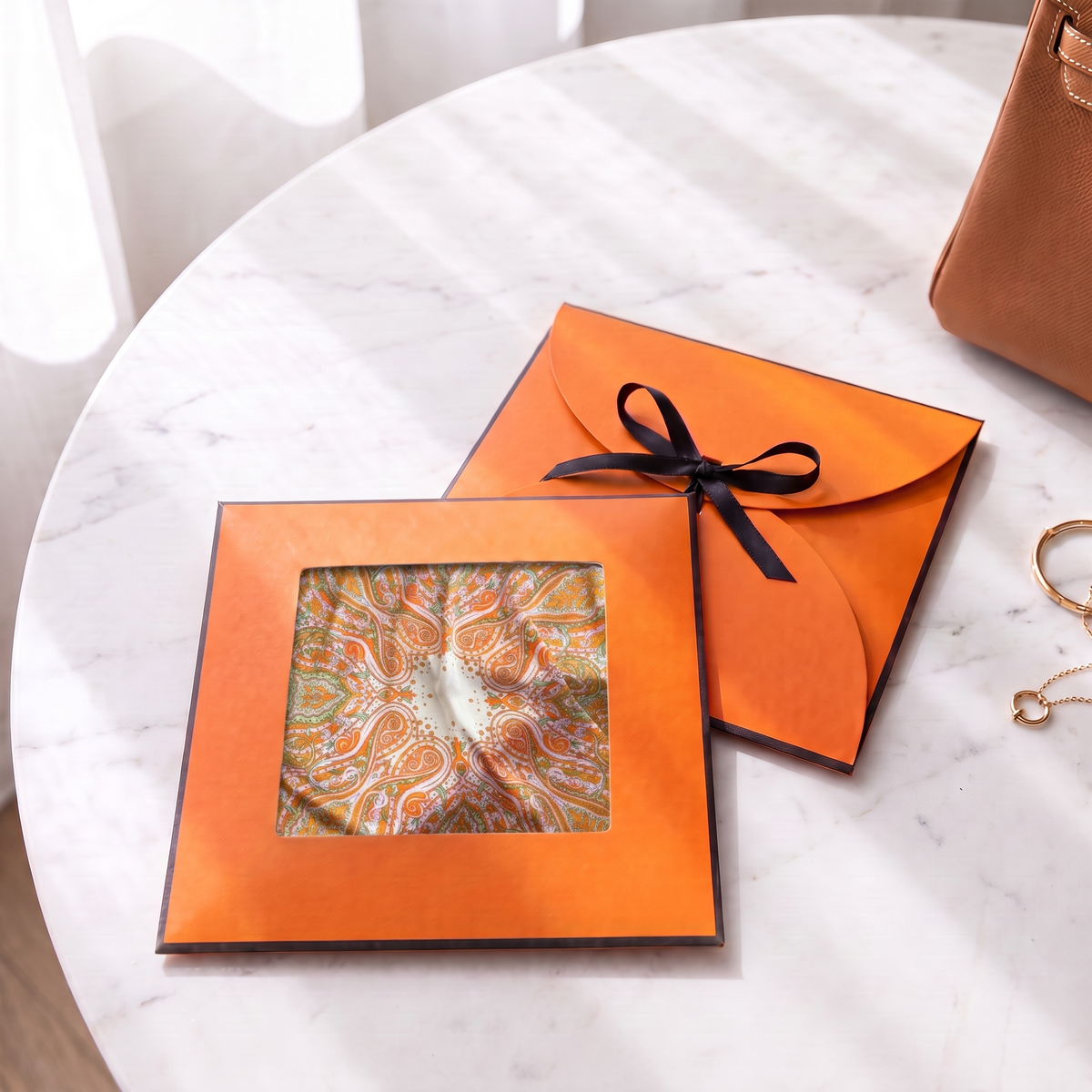 Gift packaging presented in its gift box