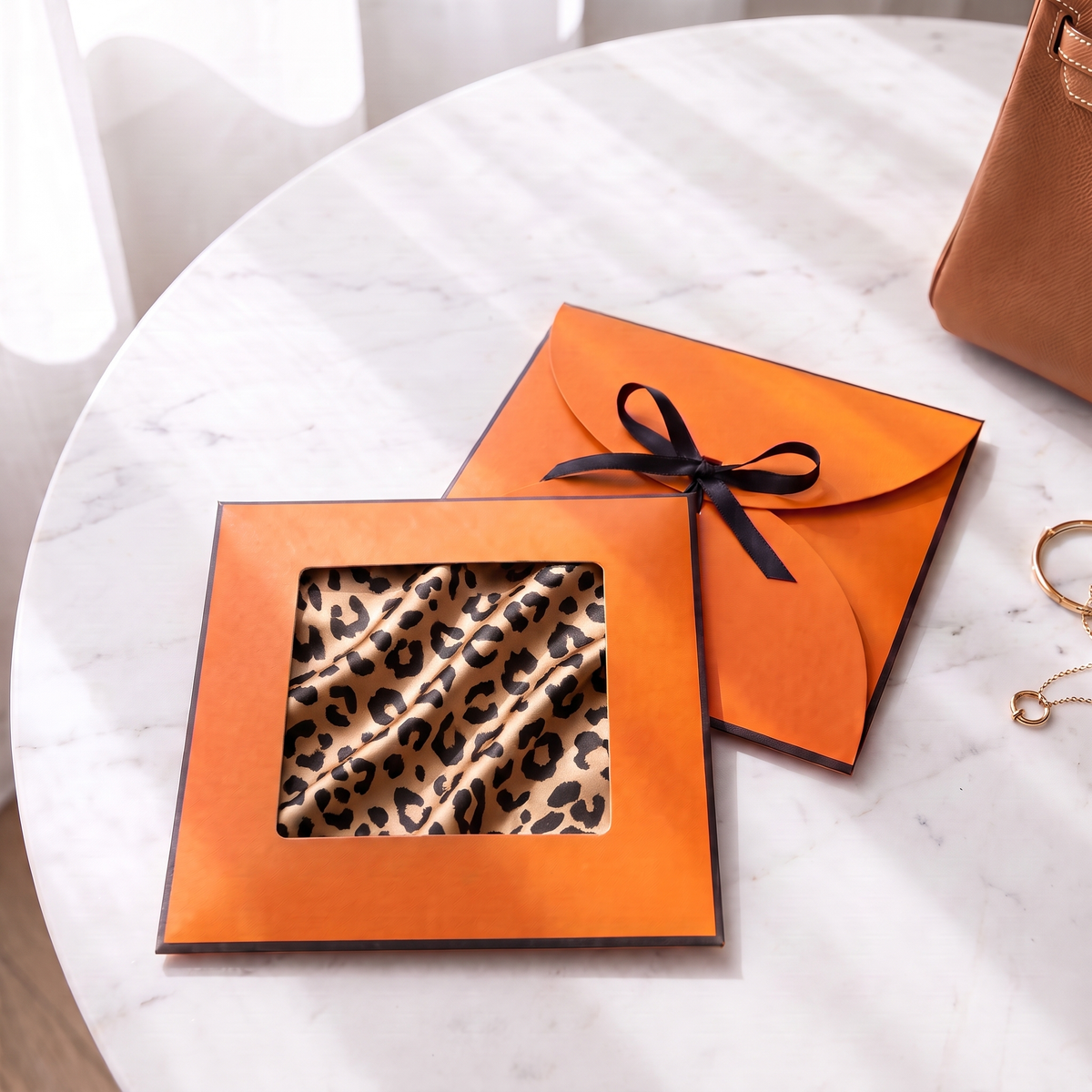 Gift packaging presented in its gift box