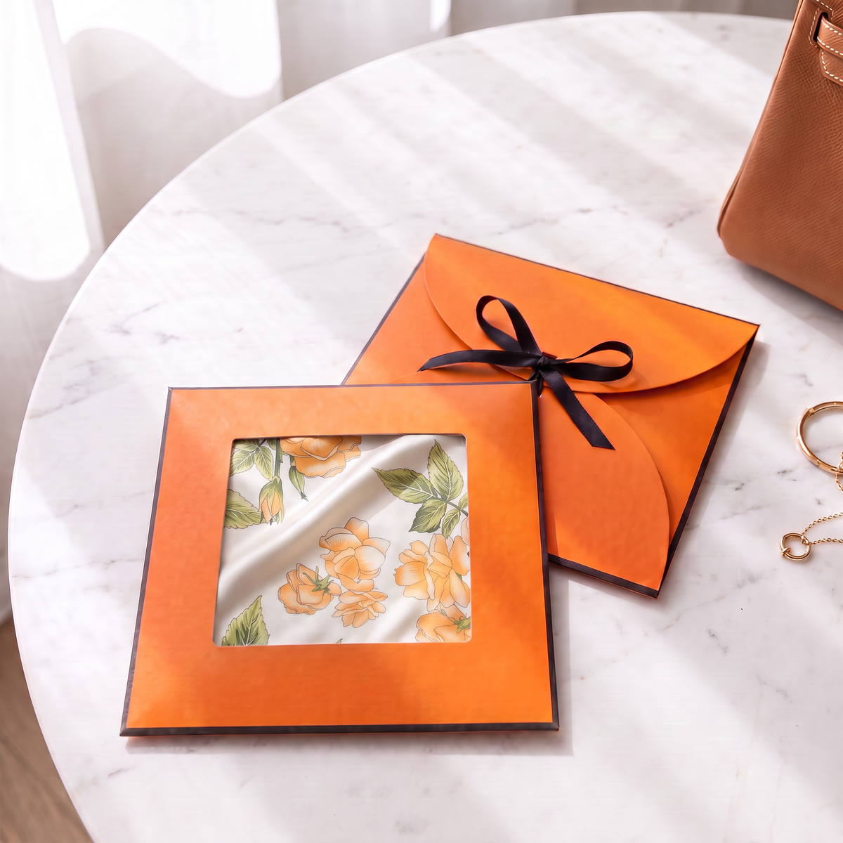 Gift packaging presented in its gift box