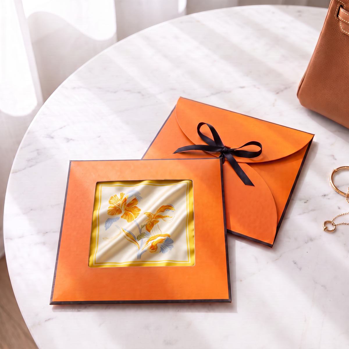 Gift packaging presented in its gift box