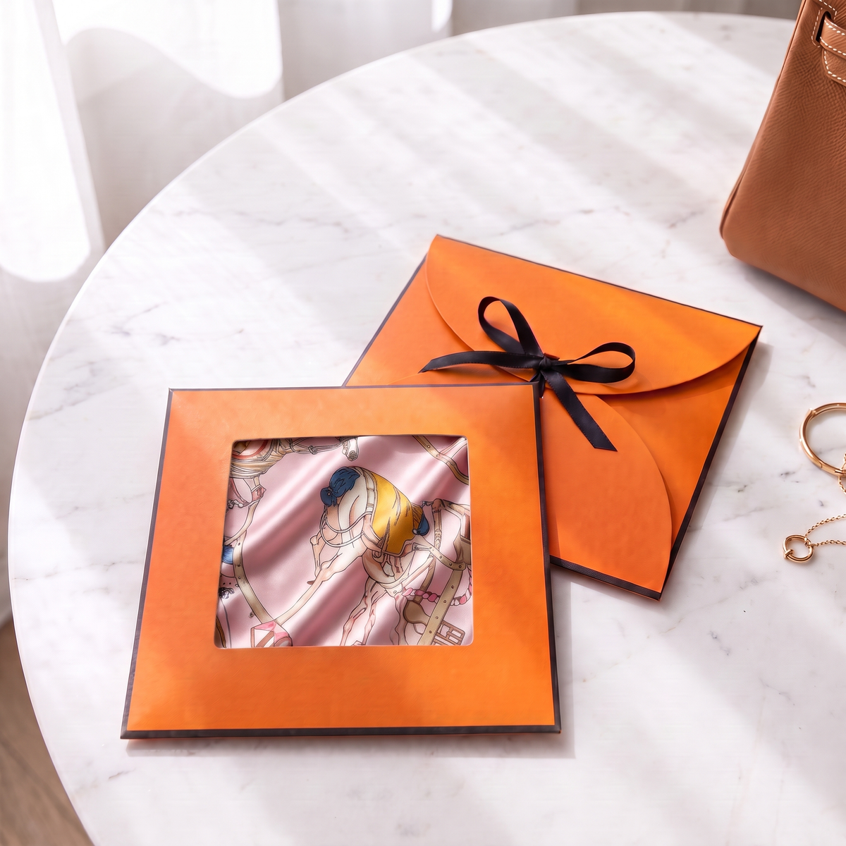 Gift packaging presented in its gift box