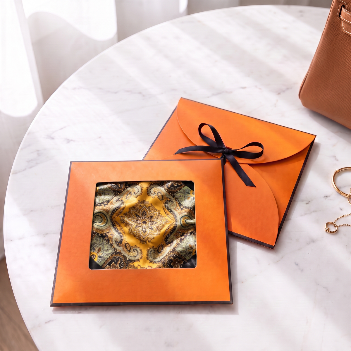 Gift packaging presented in its gift box
