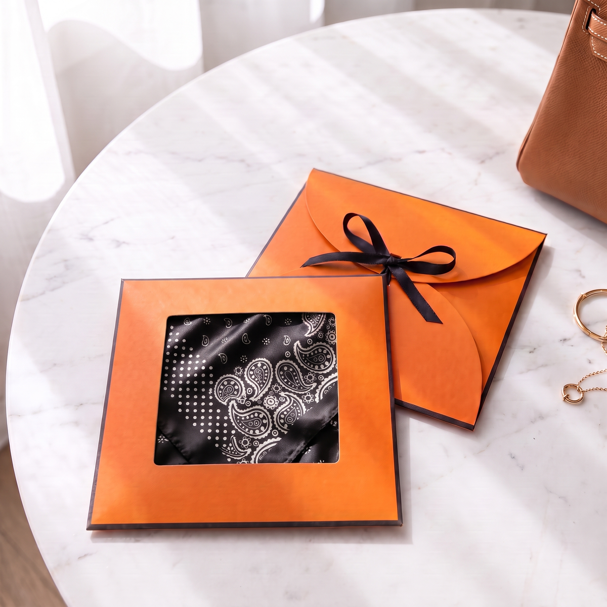 Gift packaging presented in its gift box