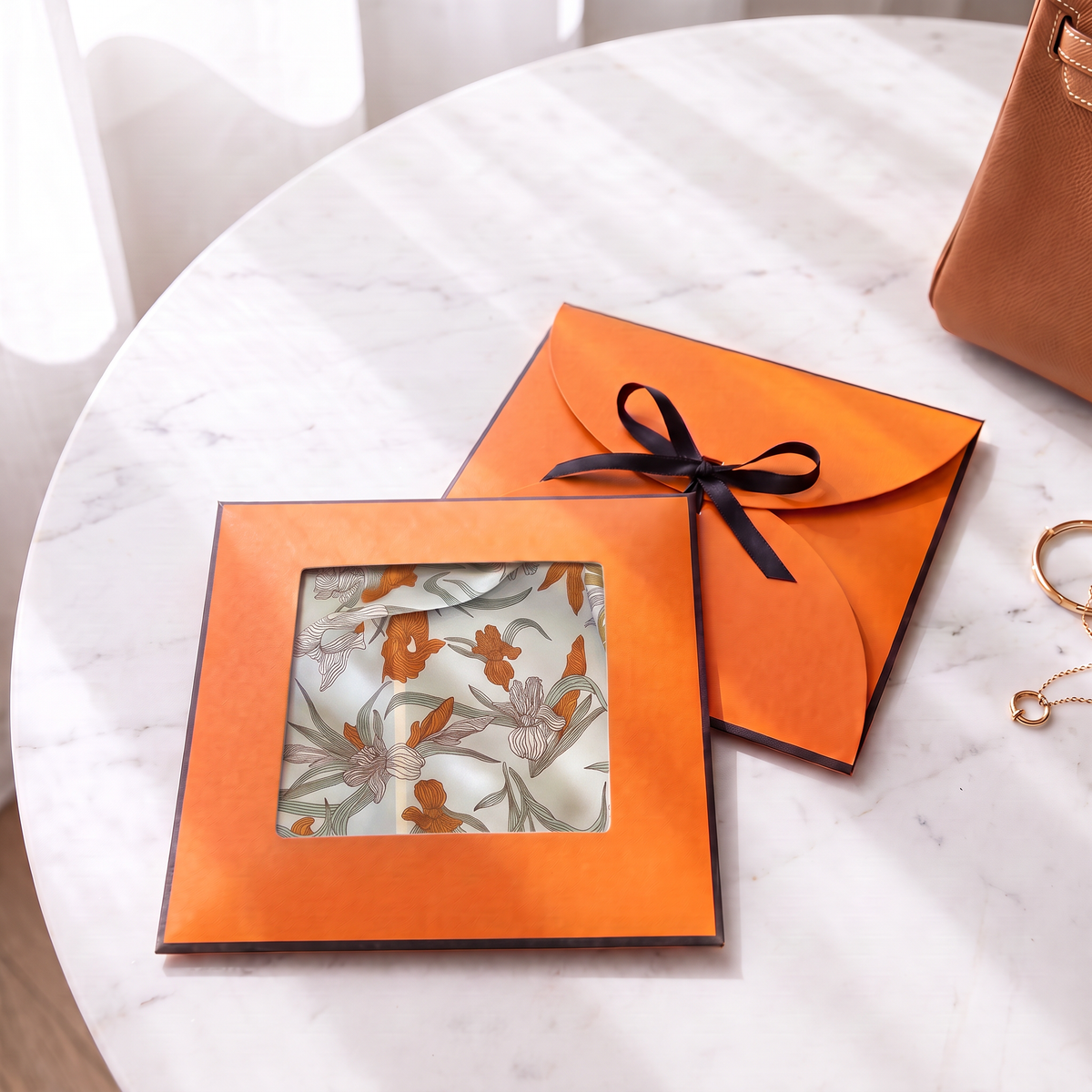 Gift packaging presented in its gift box