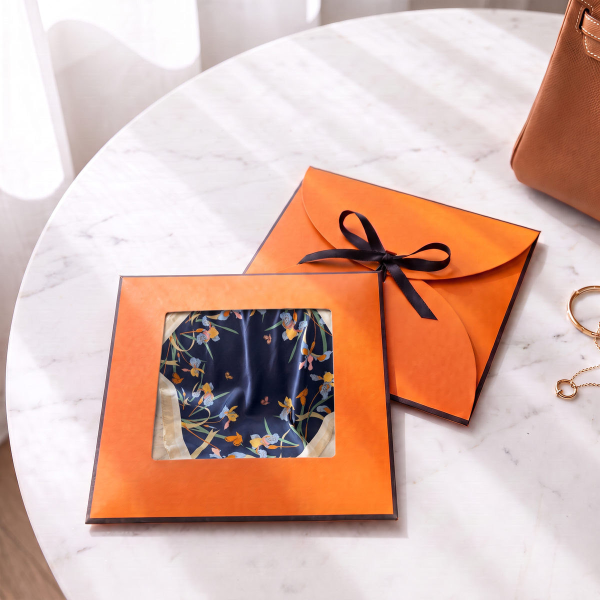 Gift packaging presented in its gift box