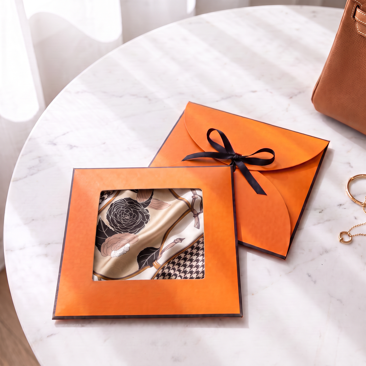 Gift packaging presented in its gift box