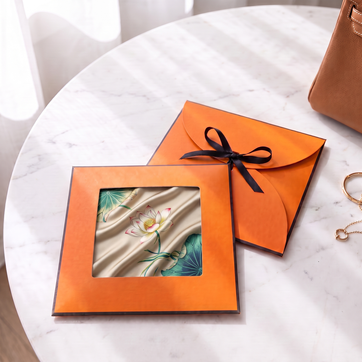 Gift packaging presented in its gift box